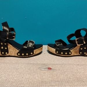 Elegant Black Wedge Sandals with Buckle Detail